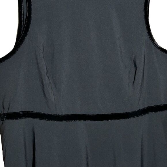 NWT TORRID Women’s Black Crepe Velvet Trim Asymmetrical Peplum Top Size 2X - Picture 4 of 12